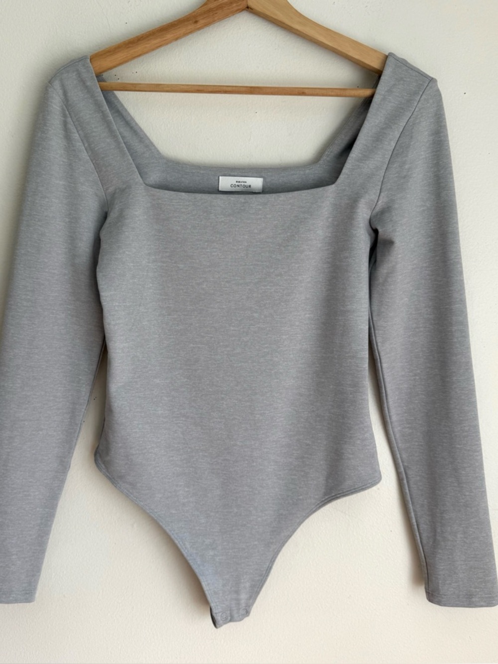 Babaton Aritzia Contour Squareneck Longsleeve Bodysuit in Grey - Picture 2 of 6